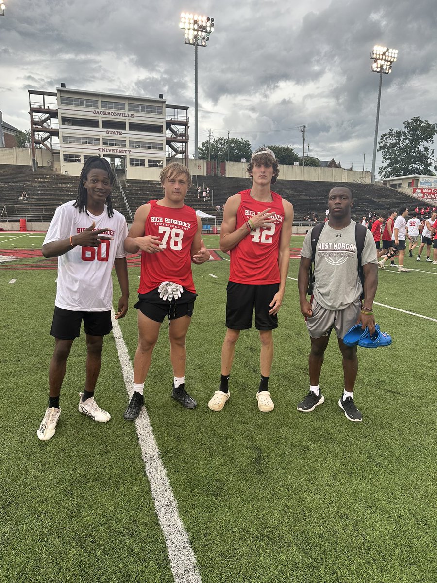 RecruitWestMo's tweet photo. Great work this afternoon @JSUGamecockFB
@Tyjones421_ @Wes_Bradford24 @JalenFletcher3
#WMFootball #RecruitWM #BeGreat https://t.co/Zki2wewDt7