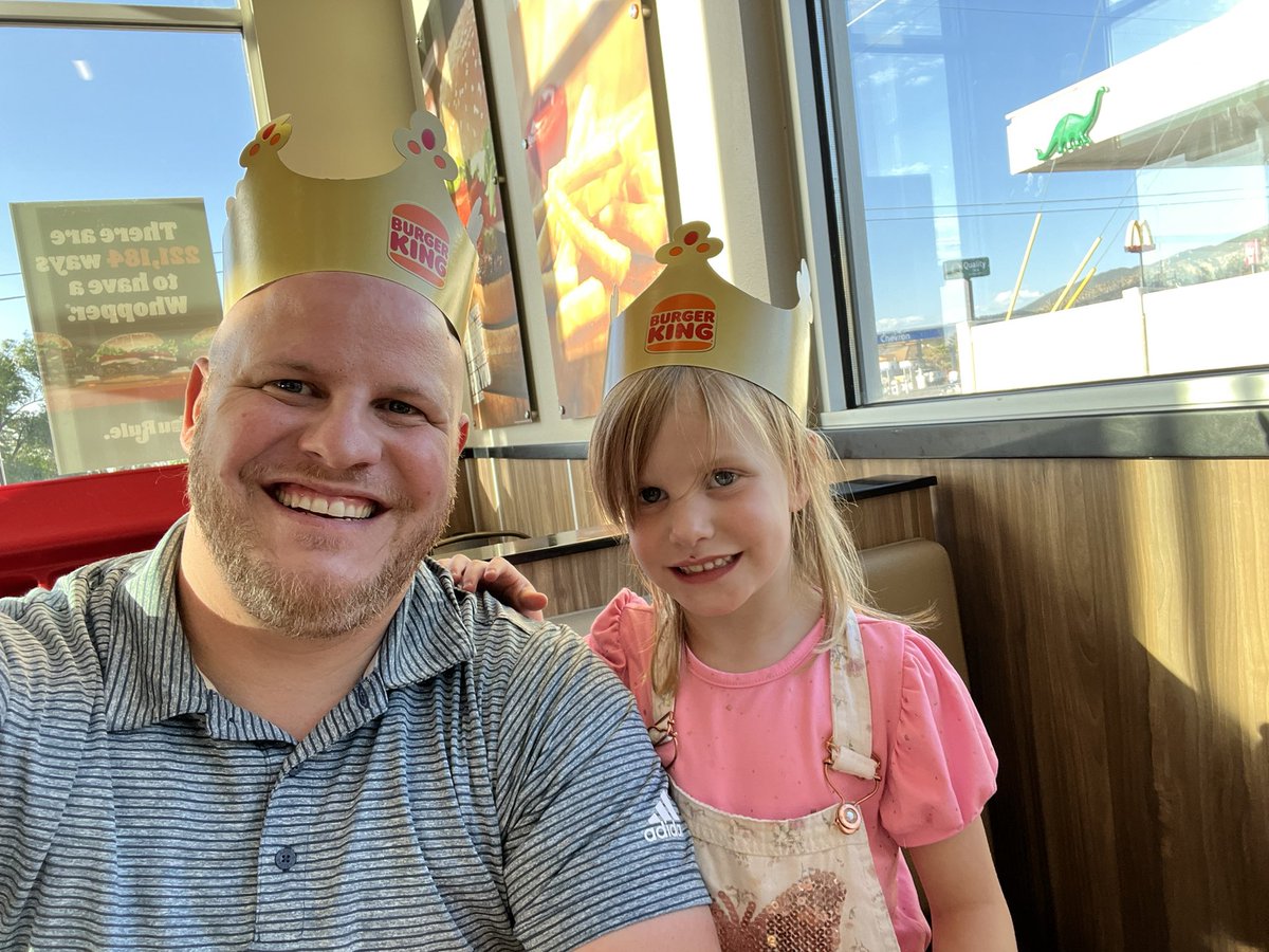 reganhunsaker's tweet photo. Mom is at work so Dad gets to be the @BurgerKing tonight!
#girldad #kinginhiscastle https://t.co/FM0gVvsLPh