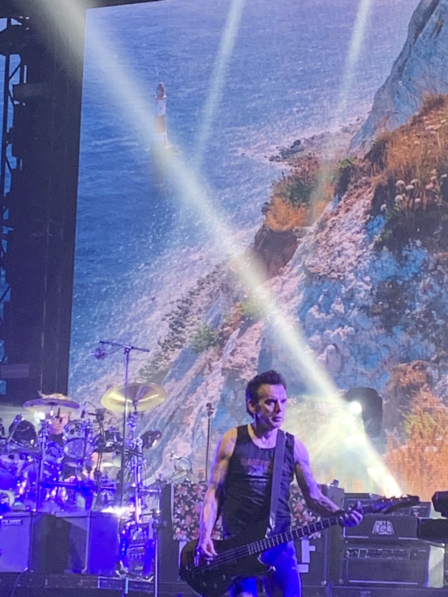 WTF - topsy turvy! JLH!