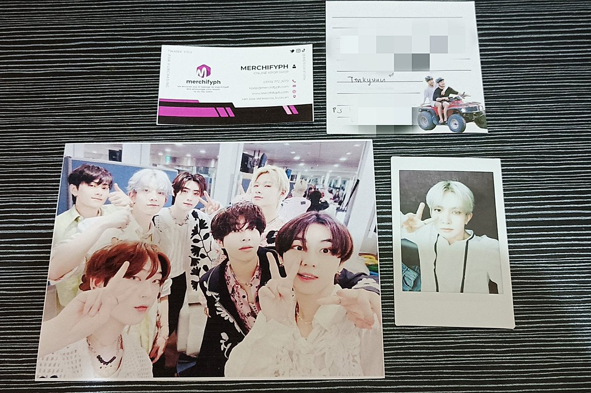 _polaRie_'s tweet photo. Still a Sunghoon magnet 🫣 Yoi! Maknae line, 02z, JakeHoon and SunJay ang napull pero ang bias hindi 😅 Buti nalang nakuha sa POB 🥲 Thank you @MerchifyPH , my most trusted shop, tahimik lang yan pero smooth like butter lagi ang service ⭐⭐⭐⭐⭐
#merchifyphproofs https://t.co/xWF3Hy4rd2