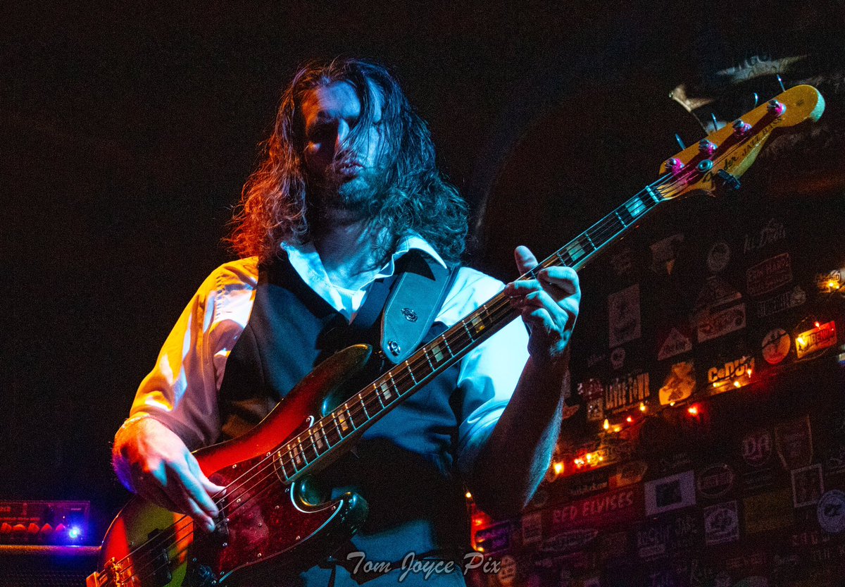 RosedaleTom's tweet photo. Michael Charles Band #michaelcharles  #zoobar #blues #bluesguitar #bluesguitarist #livemusicvenue @ZOOBARFESTIVAL https://t.co/BwVqxl5LWl