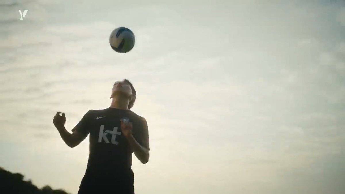 날쌘 강인이~ 헤팅샷 좋아요~ 근데 머리가 공보다 작은 거야? ㅋㅋ 우리 강인이 머리 작데요~🤣