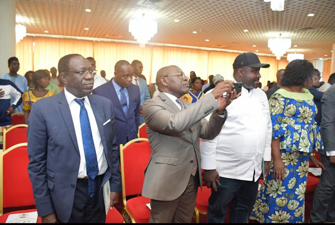 L'Administrateur du FODECC a pris part à la conférence de presse  conjointement présidée par les ministres du Commerce et de l'Agriculture ce 22 juin 2022 à l'hôtel Mont Febe de Yaoundé. 
#Conférencedepresse
#CacaofinAromatiqueCameroun
#FODECC2023