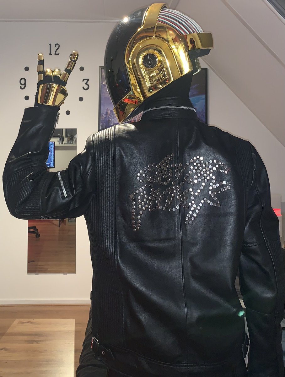 Versacerikk's tweet image. “Rock, Robot Rock”

#DaftPunk
#HumanAfterAll
#RobotRock