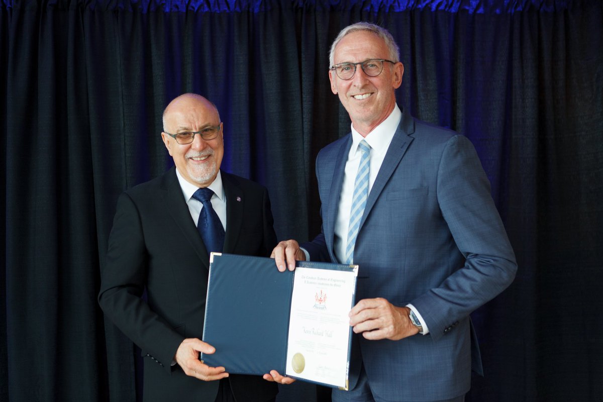 Congrats to my four @UVic engineering colleagues on your induction into the <a href="/TheCdnAcadofEng/">CanadianAcademyofEng</a> , including @PresidentUVic! Photo credit: Geoff Howe
