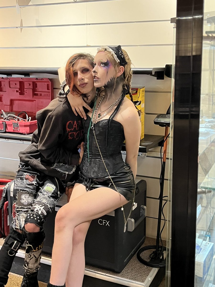 6frog6slut6's tweet photo. Ask about our content :3 
.
.
.
.

#18plus #onlyfans #nsfw #nsfwaccount #bj #cumshot #bgcontent #customcontent #feet #content #contentcreator #catgirl #domsub #bdsm #kinkfriendly #kink #SellingContent #buyingcontent https://t.co/AmOwzBSuBk