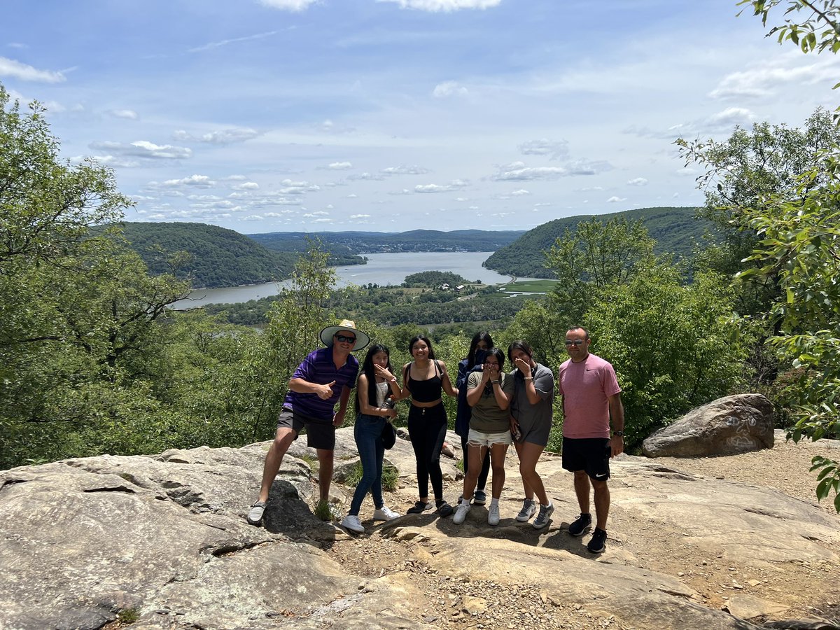 ZippyCalkins's tweet photo. Great experience with great students.. thank you team Ossining for making this memorable day possible! #opride #prideup 
@OssiningSup @MrHerrera_AD @MsChaluisan @Kenny_OPride https://t.co/2OtaDWpJgN