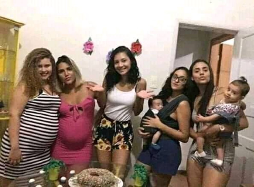 iToxiccc's tweet photo. Siempre tía, Nunca mamá JAJAJAJA https://t.co/S5PAFB618z