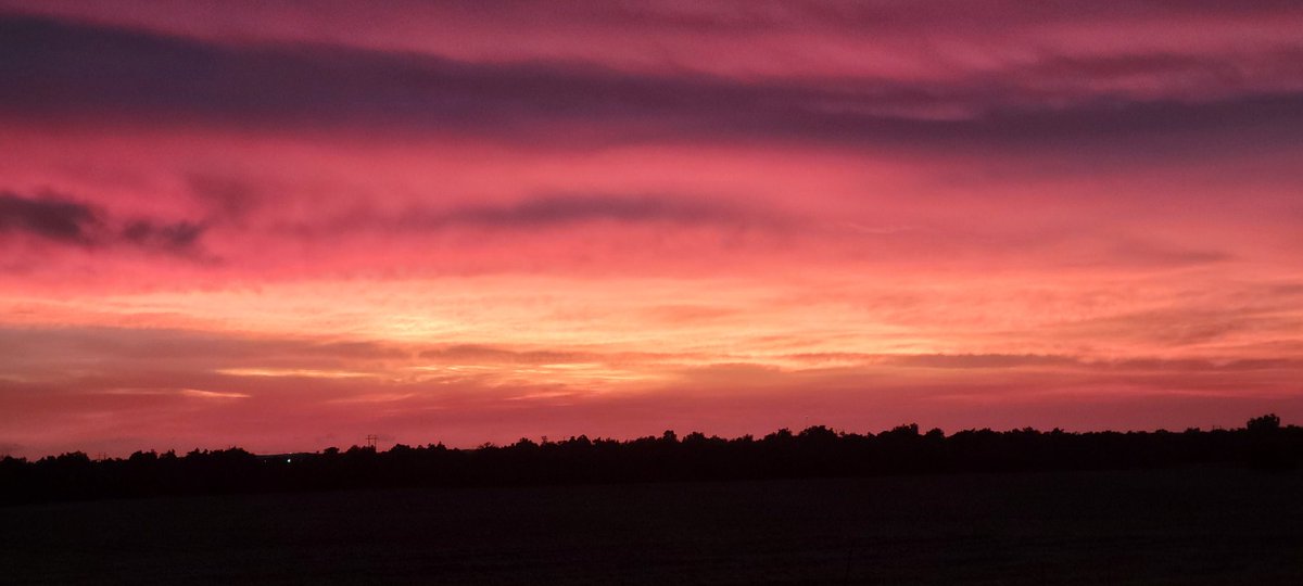 Awsome sunset this evening! 

#FarmLife #oklahomasunsets