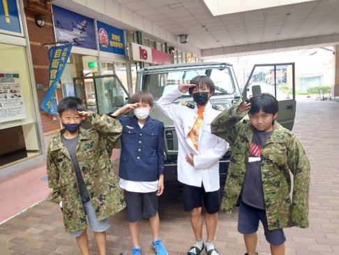 niigata_pco's tweet photo. 新発田地域事務所が所在する商業施設「PIO２１」では毎月２１日は「PIOの日」ということで抽選会イベントを実施しています。
そこで新発田所も募集広報イベント（VR体験、ミニ制服試着、パジェロ展示）を行います！
また来月も実施予定です。お楽しみに！
#新潟地本 https://t.co/UbJIA2dsa1