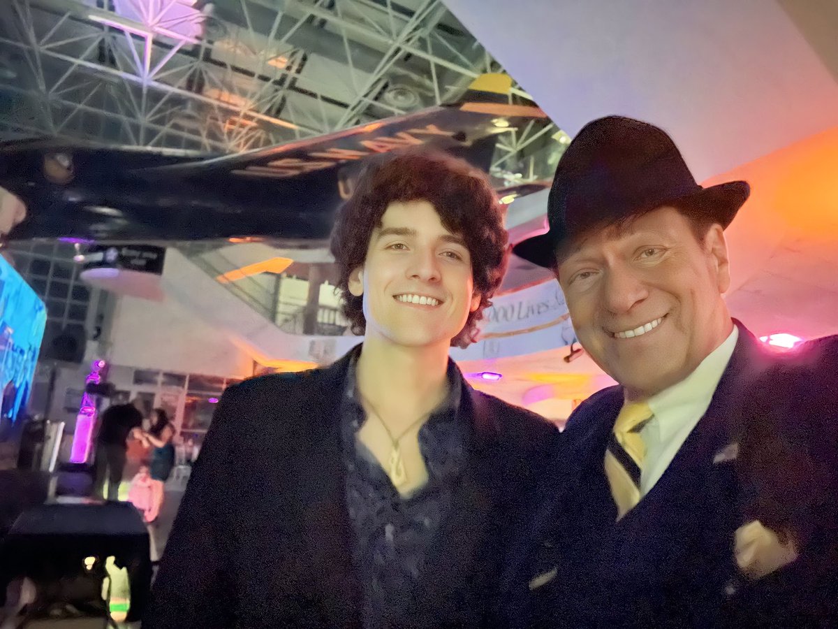 JrzyJoePiscopo's tweet image. Always awesome gigging with this incredibly talented kid ! #MikeyP #LifeVac #CradleOfAviation #LongIsland