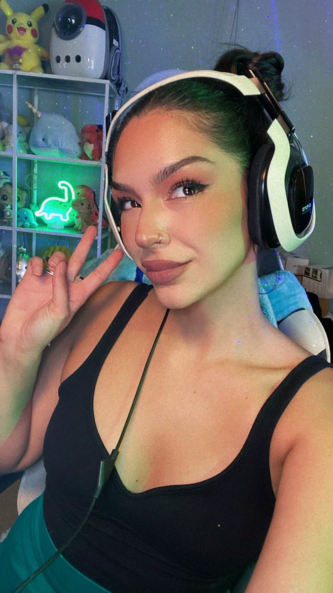 i’m your future past and present, i’m a fine line, buttholas x twitch.tv/ROBOTR3SS