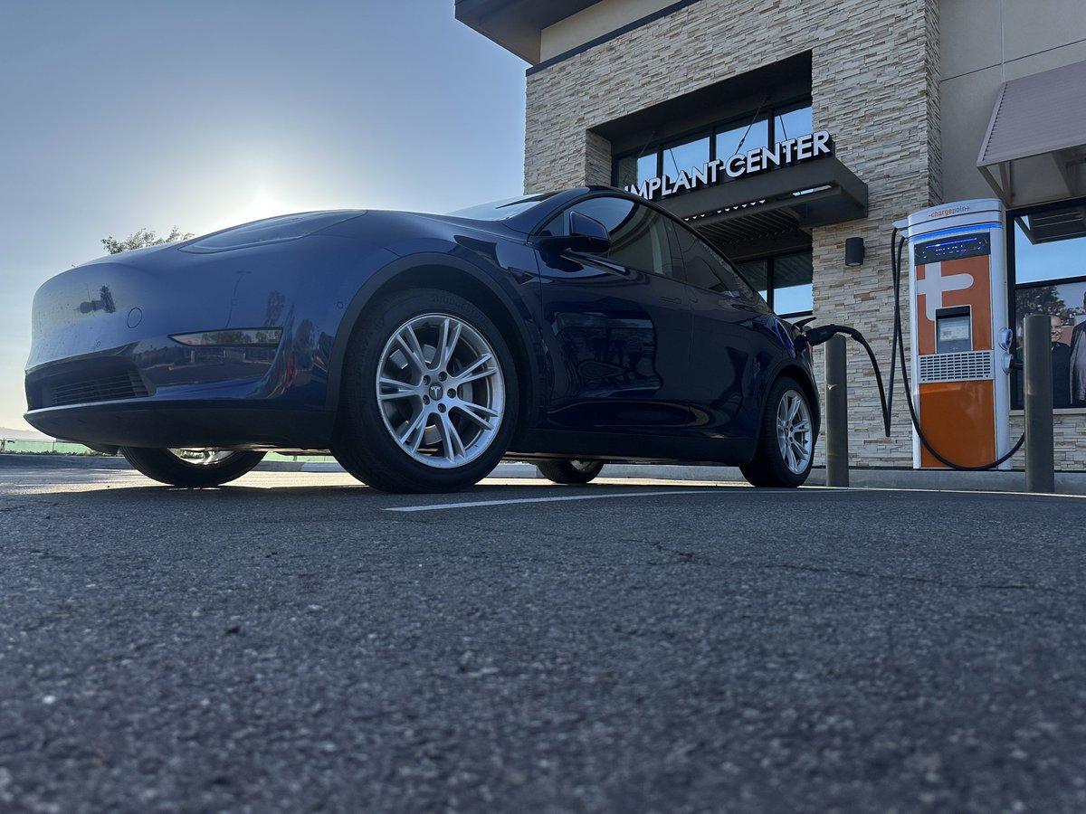 ChargePozitive's tweet photo. RateYourCharge | 22 June 2023
Murrieta, CA @ChargePointnet
@RateYourCharge #RateYourCharge
#ChargePoint #ElectricVehicles
#TeslaModelY #EVCharging https://t.co/9SIVnio7i3