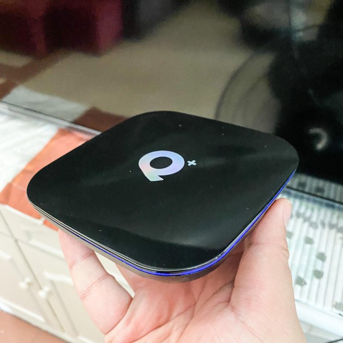 itssssssssara's tweet photo. Aku jeke baru tahu trick ni? Kalau ada TV LCD lama, sambungkan je dengan ni, automatik jadi smart TV weh. Netflix, Youtube, Facebook semua boleh main situ.

Zaman ekonomi tak baik ni, jimat duit wehh😭🤚 https://t.co/2a7yiBP6iO