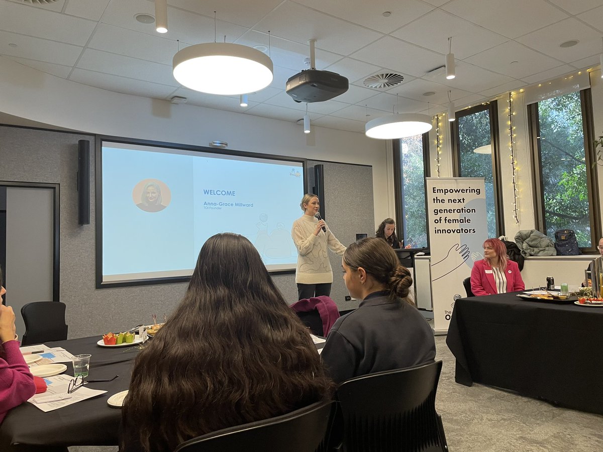 Beautiful day to ✨𝙴𝙼𝙿𝙾𝚆𝙴𝚁✨ future female leaders 👩🏻‍🔬👩‍🔬👩🏽‍🔬

The Orbispace Institute run a brilliant program that cultivates an interest in #STEM careers for year 8 students from all around NSW.

Though I’m a mentor, they teach me more about issues that matter to them 🤝