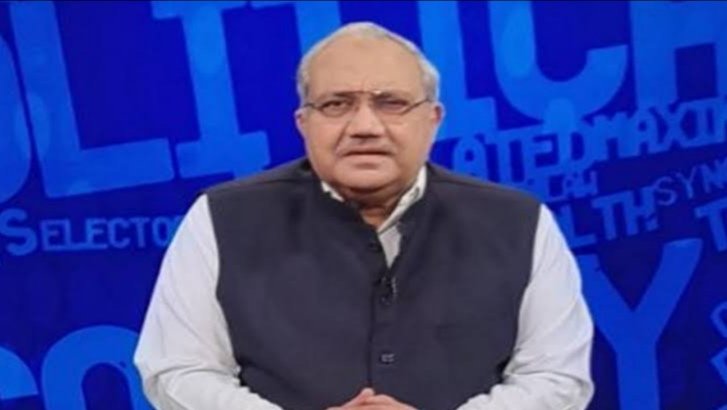 shahzaibnoshahi's tweet photo. آپ کو چھان بورا یوتھیا بھی کہا جاتا ہے، آپ پہلے کباڑئے کا کام کرتے تھے، اسی تجربے سے فائدہ اٹھاتے ہوئے آپ کو جعلی تبدیلی کا کاٹھ کباڑ بیچنے کی ذمہ داری سونپی گئی جسے آپ نے کمال کمینگی سے نبھایا. اگر آپ کے سامنے نون لیگ یا شریف خاندان کا نام لیا جائے تو نا مفہوم الفاظ کے ساتھ ساتھ منہ سے جھاگ بھی نکالتے ہیں جسے یار لوگ حالت نزع سمجھ بیٹھتے ہیں، بینکوں کے قرضے اور بیواؤں کے پلاٹ ہڑپ کرنا محبوب مشغلہ ہے. آپ آج بھی ٹی وی پر بیٹھ کر اپنی حیثیت کے مطابق لوگوں کو گمراہ کرنے میں مصروف ہیں.