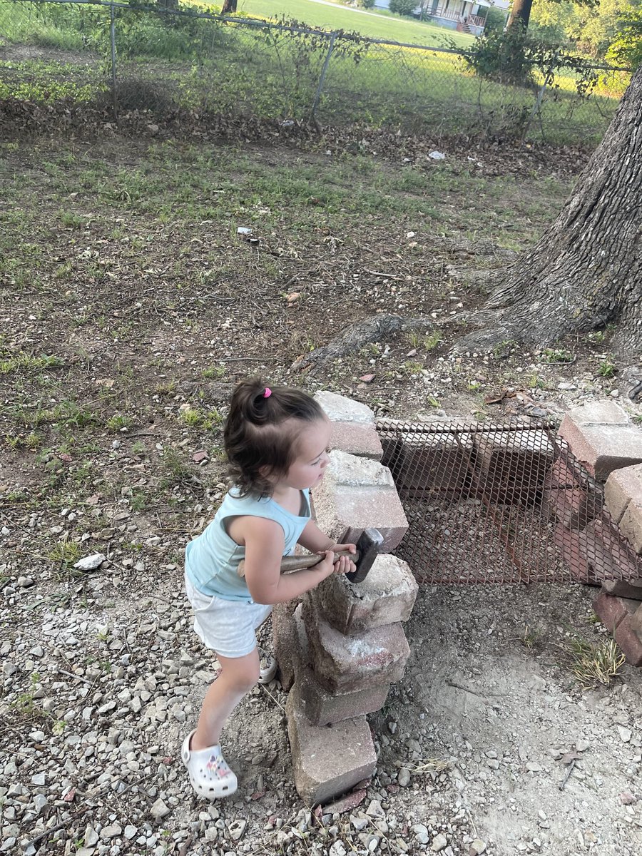 EllickLana's tweet photo. Blake is helping clean up camp for powwow. She is living her life to the fullest. #cancerfree #thankful and grateful https://t.co/lKhnKseYDc