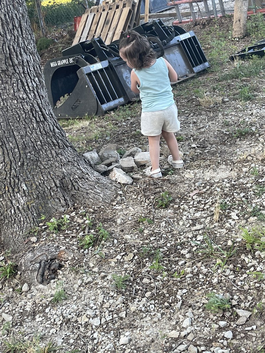 EllickLana's tweet photo. Blake is helping clean up camp for powwow. She is living her life to the fullest. #cancerfree #thankful and grateful https://t.co/lKhnKseYDc