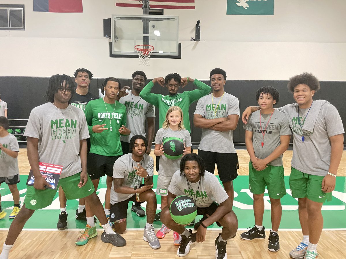 Thank you, @iam_DreShaw @coachrosshodge @Aaronnscott1 and so many others for all the work you put in this week making my kid a better player and person. #GMG #meangreenfamily