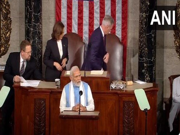 'A great honour...', says PM Modi as he addresses joint session of US Congress
#saralbharatnews #PMModi #US #PMModiUSVisit #CapitolHill