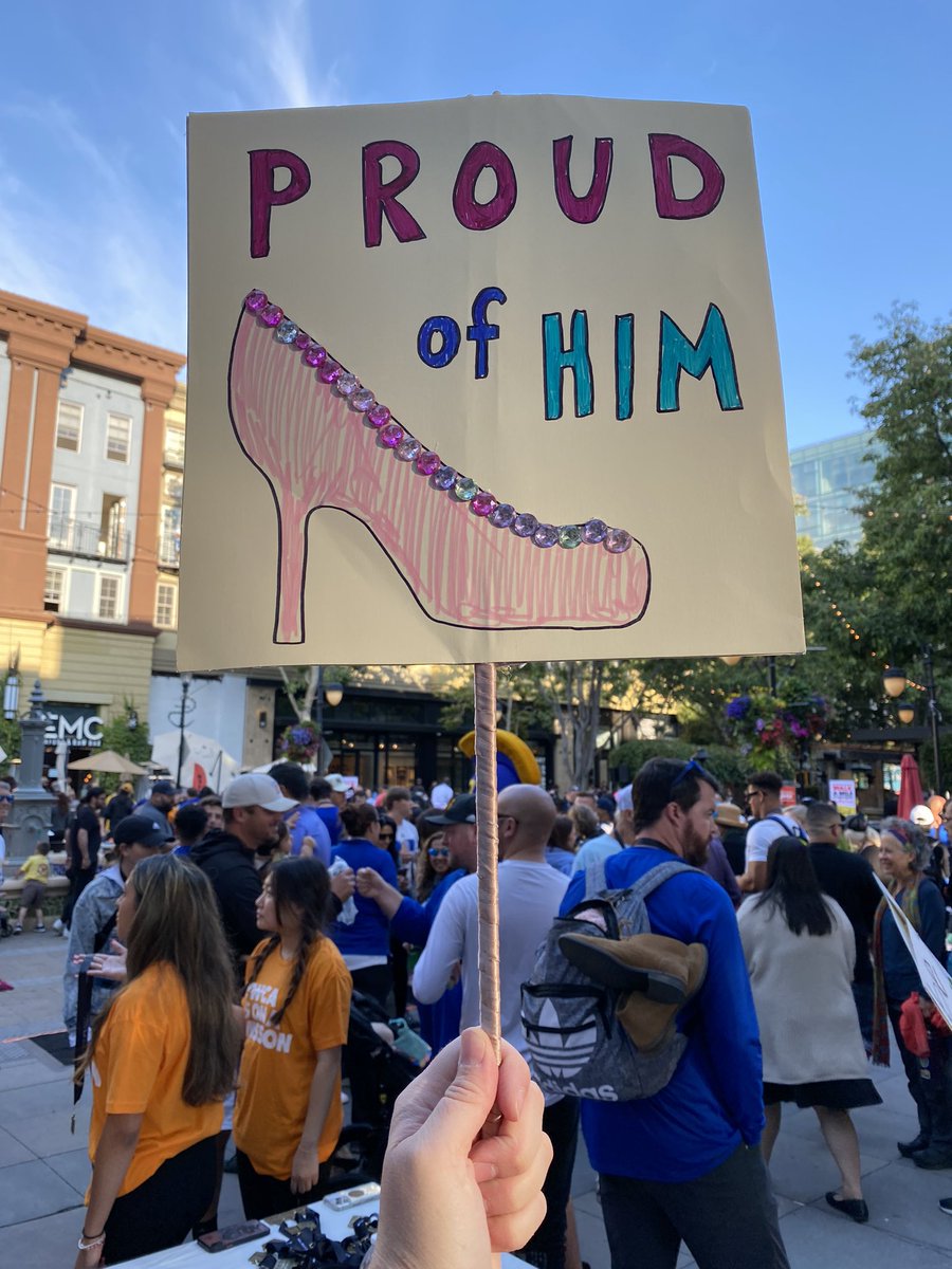 chuklmaker's tweet photo. The women’s shoe rack (sizes 11-13+) was most definitely emptied at @marshalls for this #WalkAMile event for @YourYwca! 👠👠 https://t.co/h3VTWIVUfg