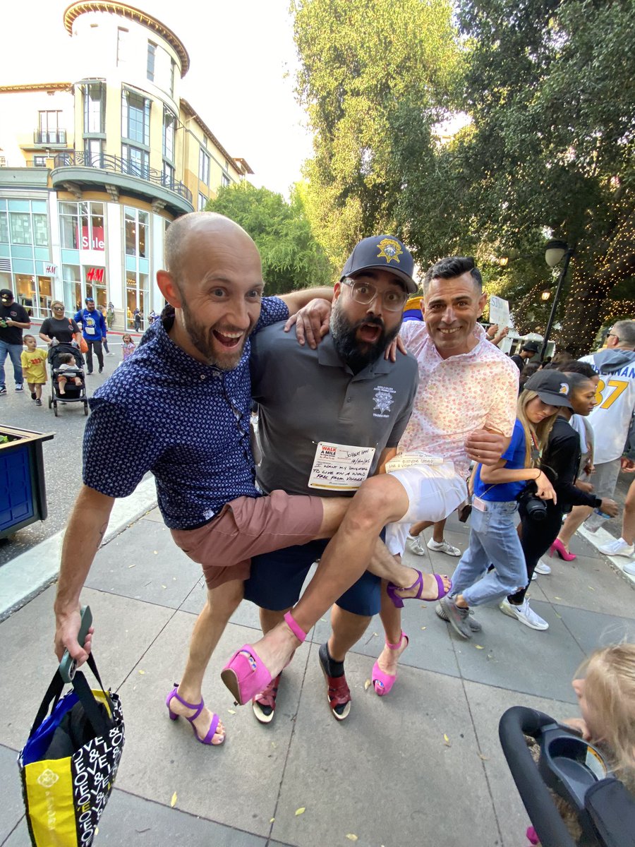 chuklmaker's tweet photo. The women’s shoe rack (sizes 11-13+) was most definitely emptied at @marshalls for this #WalkAMile event for @YourYwca! 👠👠 https://t.co/h3VTWIVUfg