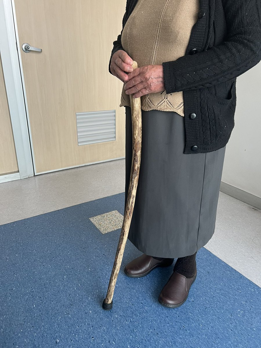 From day 1 she made it clear she wouldn’t use a usual cane. The stick has sentimental value, it was given to her by a loved one that got it from a tree in her native town before she came to Mexico City for her treatment. We got her a rubber tip, voilà. #gerionc #thelittlethings