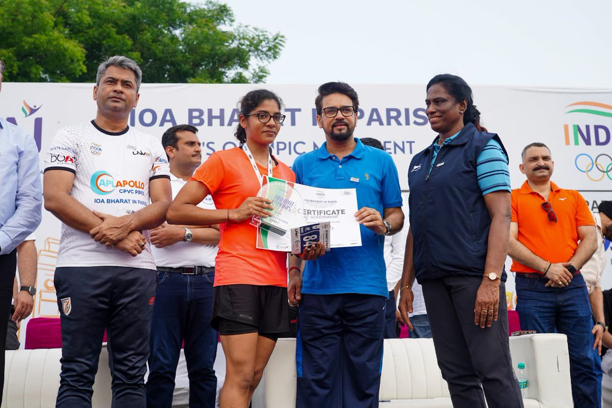 ianuragthakur's tweet photo. Flagged off the #BharatInParis campaign today with a short marathon at JLN Stadium, Delhi

My gratitude to IOA President @PTUshaOfficial Ji and the entire team of @WeAreTeamIndia for launching the unique initiative of India's Olympic Movement as run-up to #Paris2024 

Great to see the enthusiasm of people towards sports and fitness! 

#OlympicDay