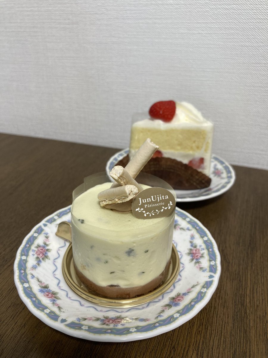 yusuke_suzumura's tweet photo. 先日、かねてからいただきたいと思っていたJUN UJITAのケーキを、少し足を伸ばして買い求めました。美味しいひと時を過ごせました。
#junujita https://t.co/Bem2PFAzzr