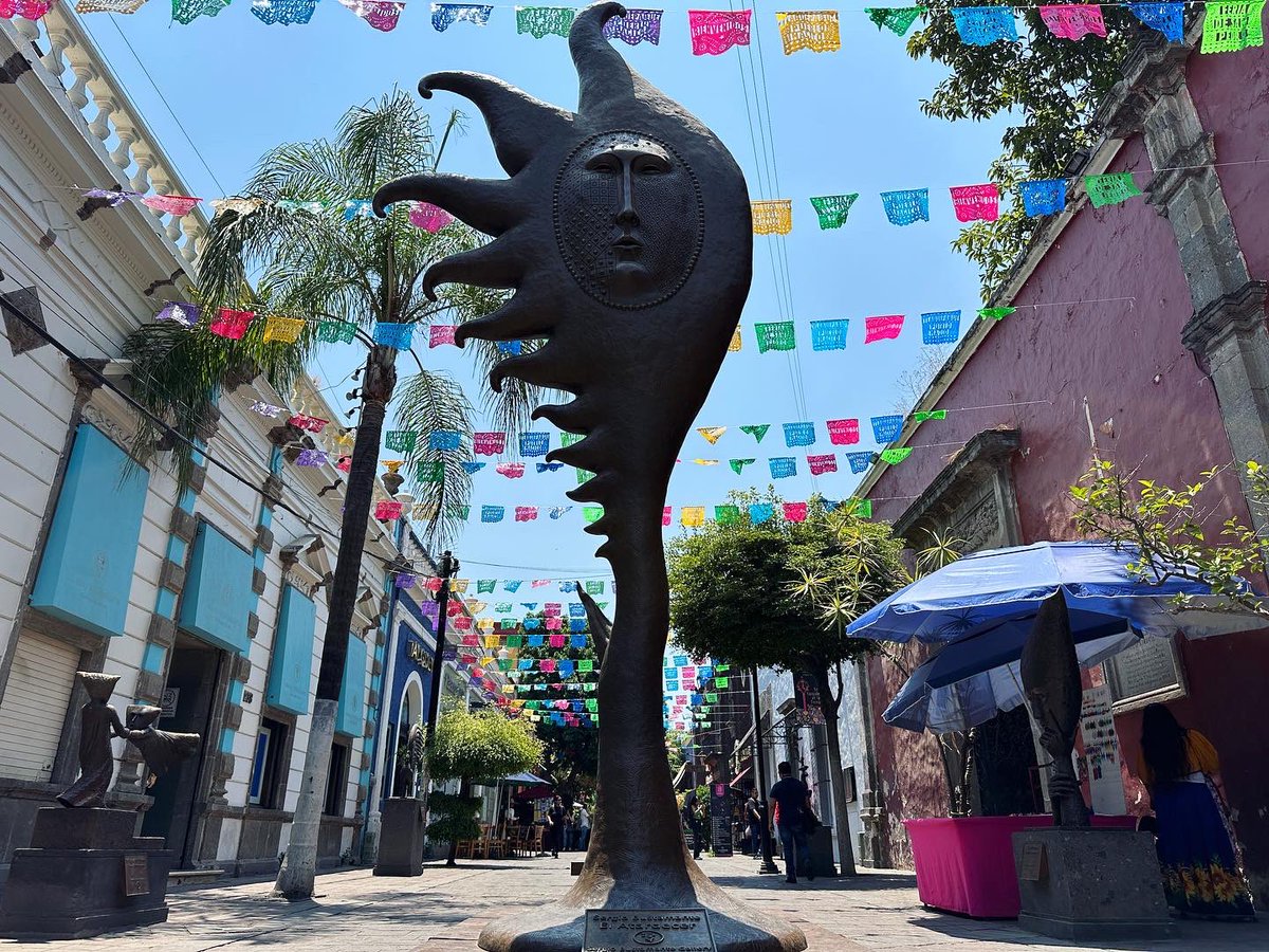 EstebanIsSteve's tweet photo. Guadalajara, Guadalajara! 🎶 Quick sightseeing in Tlaquepaque 🇲🇽 #mexico #gdl #tlaquepaque ❤️ https://t.co/EgEP1u31Yf