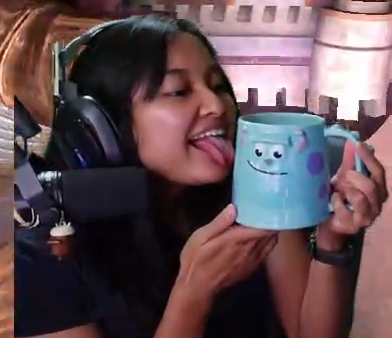 mainbeachstan's tweet photo. 🚨 MAINBEACH WRITES WILL?

 our favorite streamer reveals that she would like to be buried with her sully mug! 🤔 thoughts? https://t.co/Bl1EM1Gv72