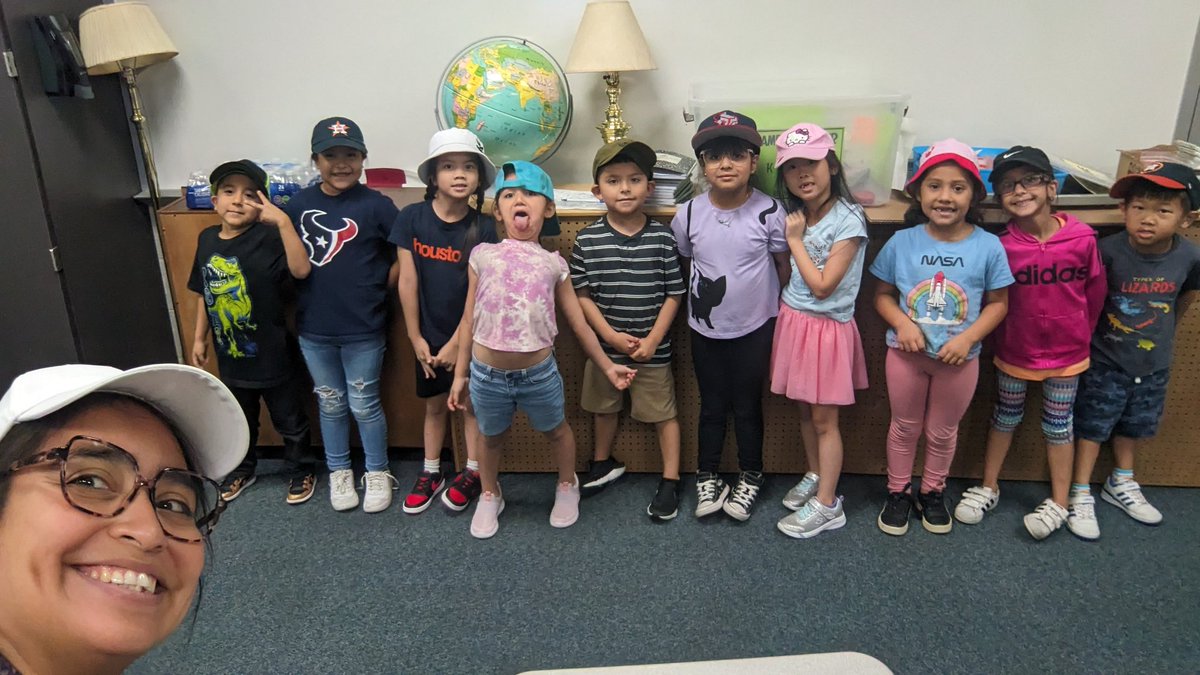 Mrs_KHughes's tweet photo. Our #CampExplorer teachers are amazing, no matter the challenges today, they had smiles on their faces and kept their students engaged! We are so thankful to @Dean_CFISD for hosting us as we regained power! @BaneElementary @MrsMariaTrejo https://t.co/kbMPMIn3Ll