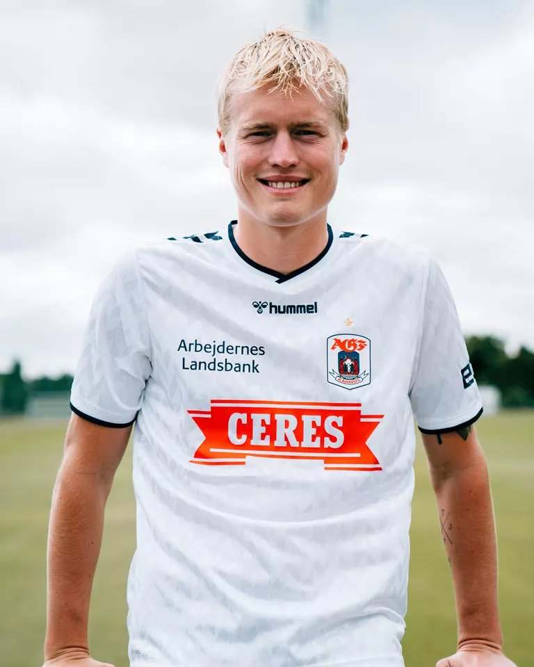 Official. Tobias Bech joins AGF.

The 21-year-old winger returns to Denmark after an impressive season for FC Ingolstadt 04 in the 3. Bundesliga.

#transferdk #sldk #ultratwitteragf