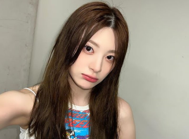 SEEUNIYE's tweet photo. why so surprised when the weather is so hot?! water play becomes a place of {theme park} for summer🔥💦. enjoy the stinging air along with the wind but it would be nice to be careful it could melt 🤯🫠 https://t.co/dPuKQt5llQ