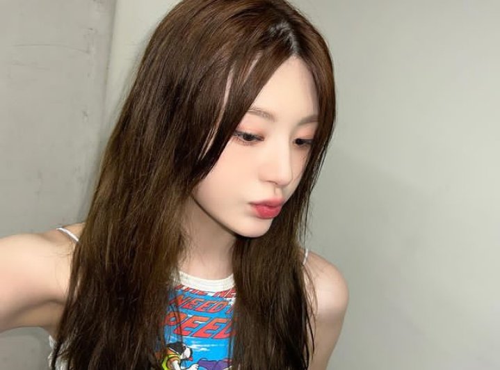 SEEUNIYE's tweet photo. why so surprised when the weather is so hot?! water play becomes a place of {theme park} for summer🔥💦. enjoy the stinging air along with the wind but it would be nice to be careful it could melt 🤯🫠 https://t.co/dPuKQt5llQ