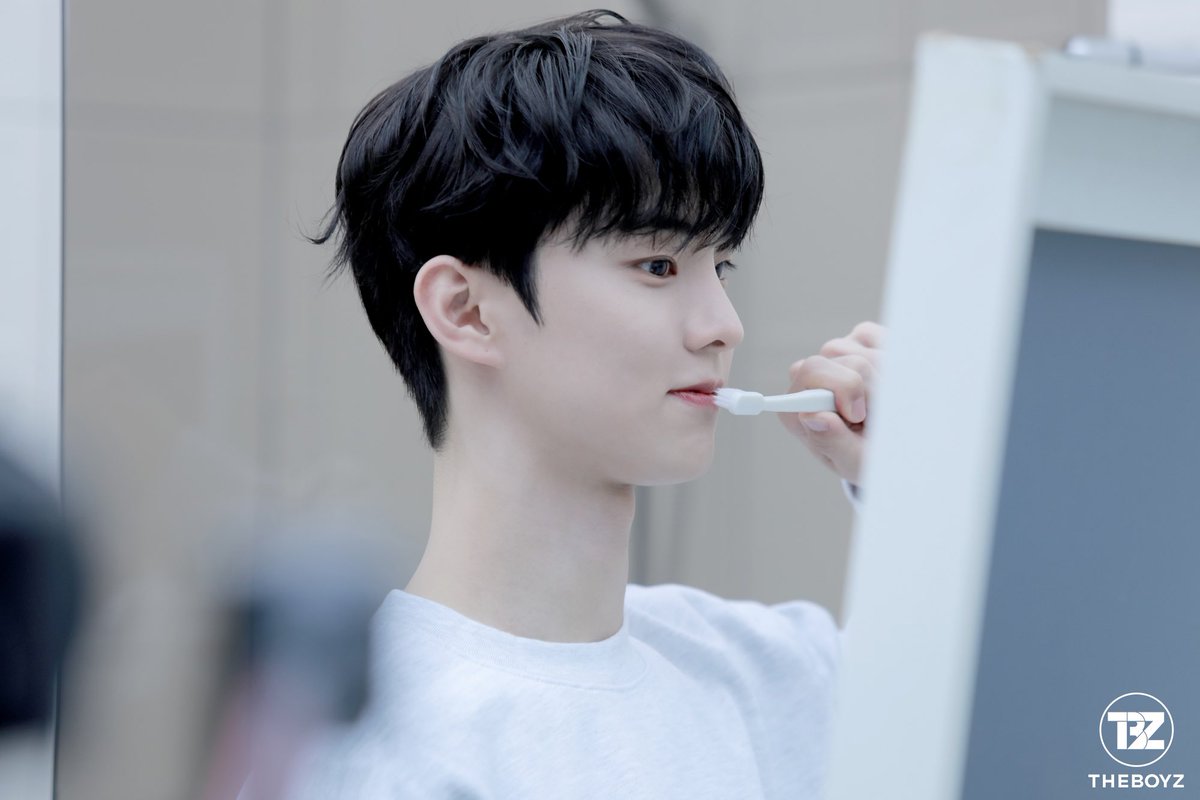 사진에서 도브비누향 나서 액정에 코박고 킁킁거리고싶은데 괜찮을까요