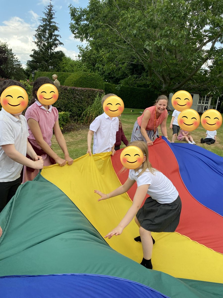 grove_road's tweet photo. Year 3/4 had a great afternoon at the gardens using the parachute for team building games. They also all had an awesome PE session playing Dutch handball and Rounders https://t.co/3vSmgZH2R2