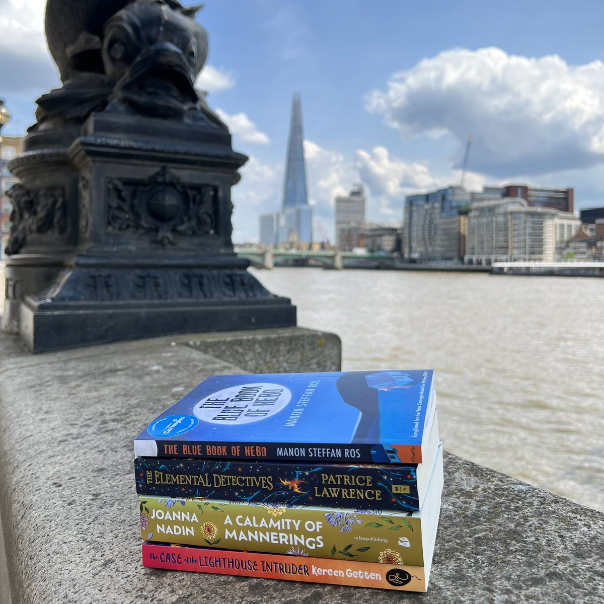 Happy #IndieBookshopWeek! 📚
Yesterday, I stopped by @pickledbooks and @childrensbkshop —two of my favourite bookshops.
So lovely to chat about books with Sanchita and the other wonderful booksellers. Afterwards, I sat by the river with my new books and started reading…