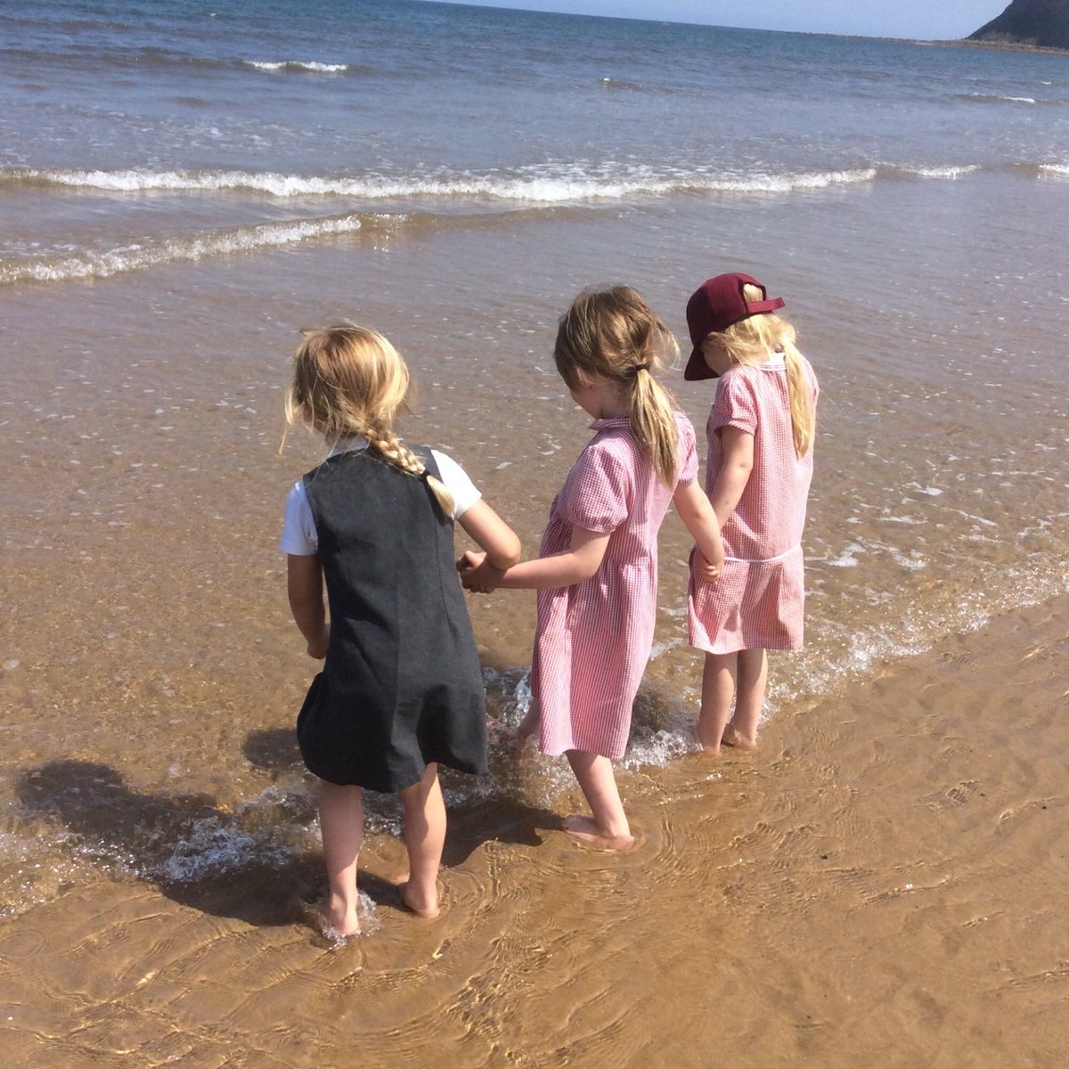 grove_road's tweet photo. Reception, Year 1 and Year 2 had a fabulous day at Saltburn yesterday. They went on a miniature railway, ate ice cream and paddled in the sea https://t.co/zCJPnyWQeo