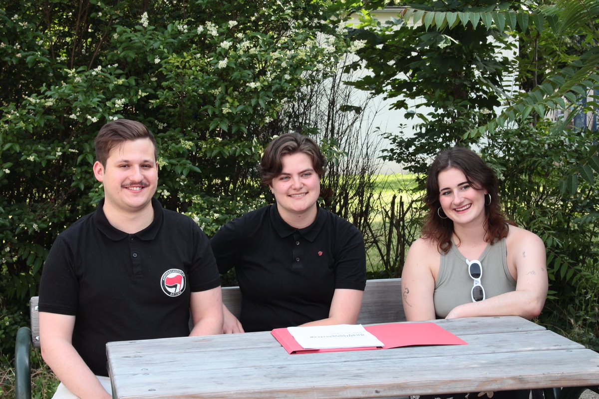rossmanns_'s tweet photo. Heute findet die konstituierende Sitzung der @bundesoeh statt! 

Gemeinsam mit dem @der_vsstoe und dem @ksv_lili starten wir heute in eine linke Exekutive 💚 

Freu mich auf zwei spannende Jahre mit euch! 🫶 https://t.co/NeM9ZVuyAo