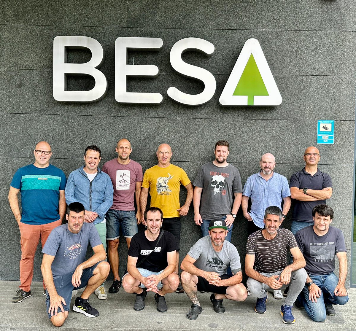 MekaElgoibar's tweet photo. #Euskoskills2023 txapelketan laguntzaile izan dugun #Sinnek pintura egilearen  enpresak, #BESA Bernardo Ecenarro-k ikastetxe ezberdinetako pintura arloko  irakasleoi beraien enpresa ezagutzeko gonbidatu zigun. ESKERRIK ASKO.

@Automozioa_db 
@ikaslangipuzkoa 
@tknika
@FPeuskadi https://t.co/Tw0i1YaJtE