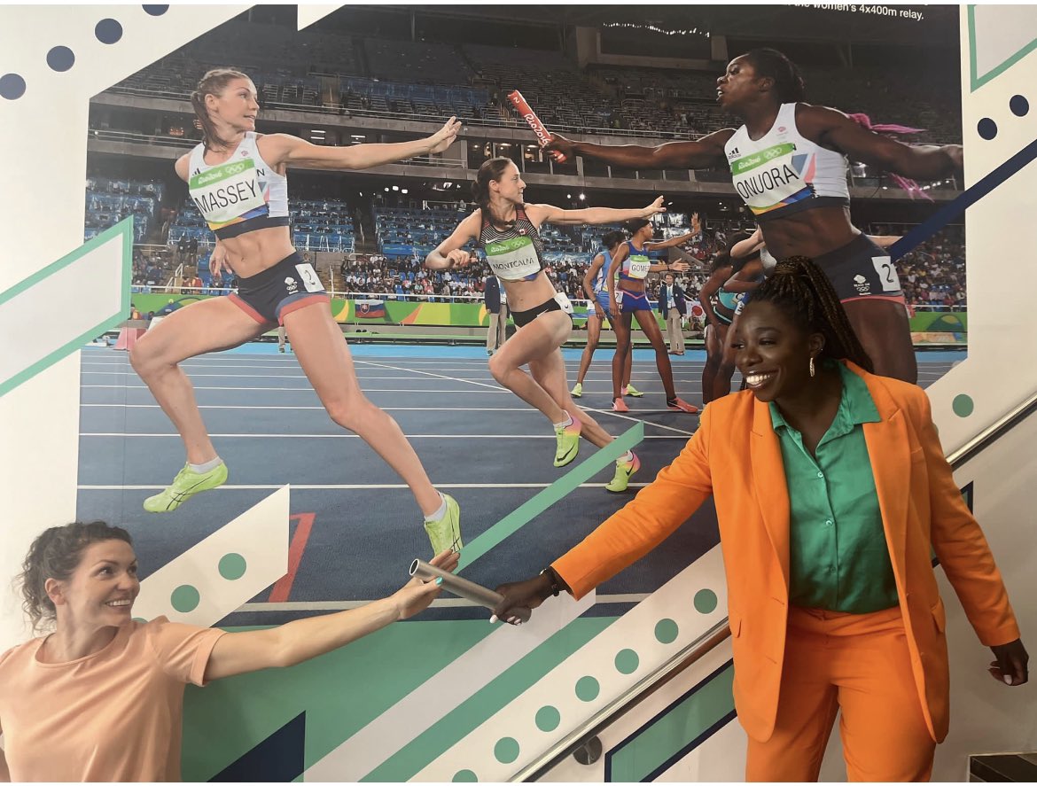 Best photo re-enactment EVER! 

Looked who popped in to see us, it’s @LJMUSportSci Sports Scholar Alumni and @TeamGB athletics star Anyika Onuora with our own @kellymassey400 rein-acting the bronze medal 🥉 hand over from Rio 2016.