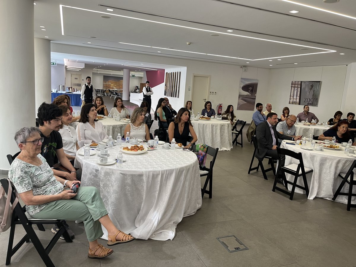 esa_alumni's tweet photo. Photos of the breakfast-conference on the theme "Building the first Metaverse-headquartered company. Lessons from a Silicon Valley Entrepreneur from managing 150 people from VR Headset".
Thank you to Bruno LARVOL for this interesting morning!
#ESABusinessSchoolAlumni #ESAAlumni https://t.co/EOTgvIjLBk