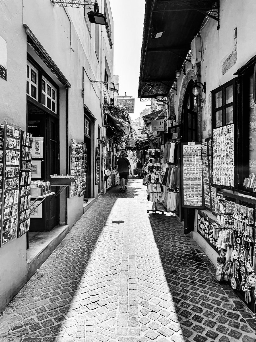 #Greece #Crete #Chania #OldCity #streetphotography #blackandwhitephotography 
#travelphotography #June2023 
📸#SamsungGalaxyNote10 
Happy Weekend Friends ❤️