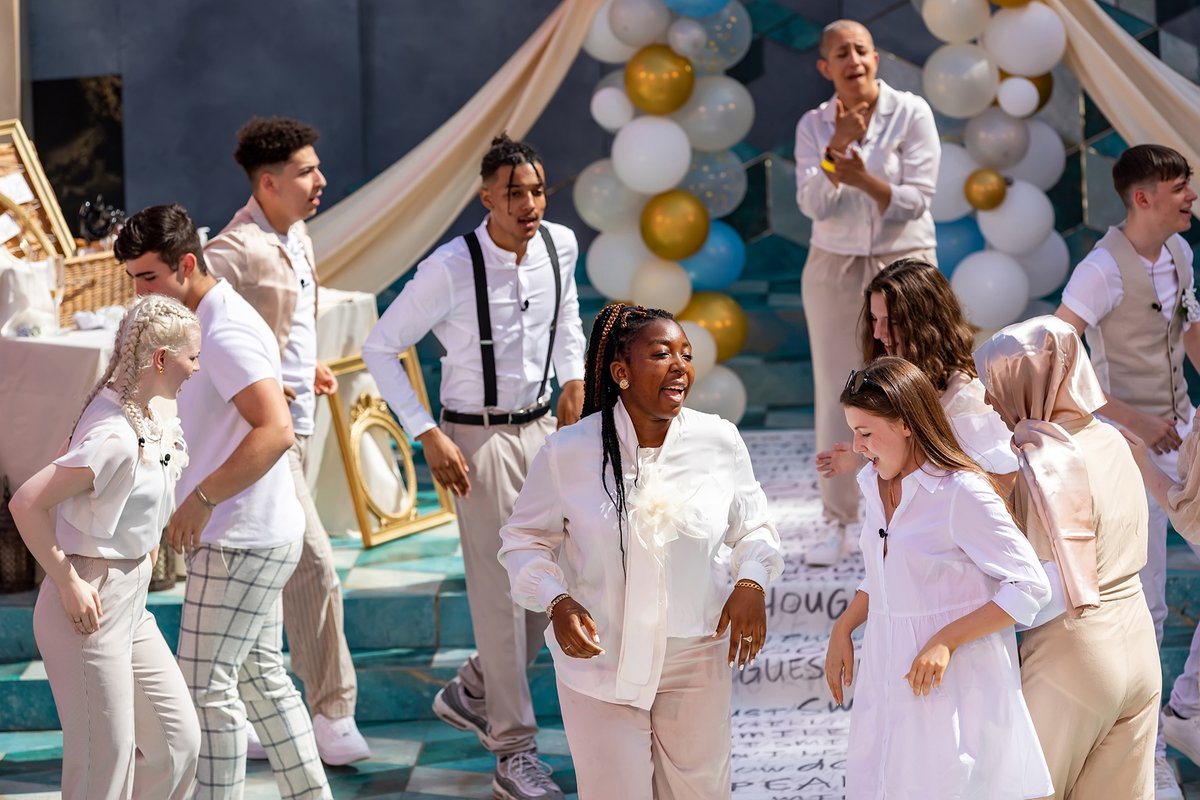 TheRSC's tweet image. Today we’re excited to announce we’ll be working with five new towns and cities as part of our Associate Schools Programme and Partner regional theatres 🙌

Find out more about our work around the country: rsc.org.uk/news/new-learn…