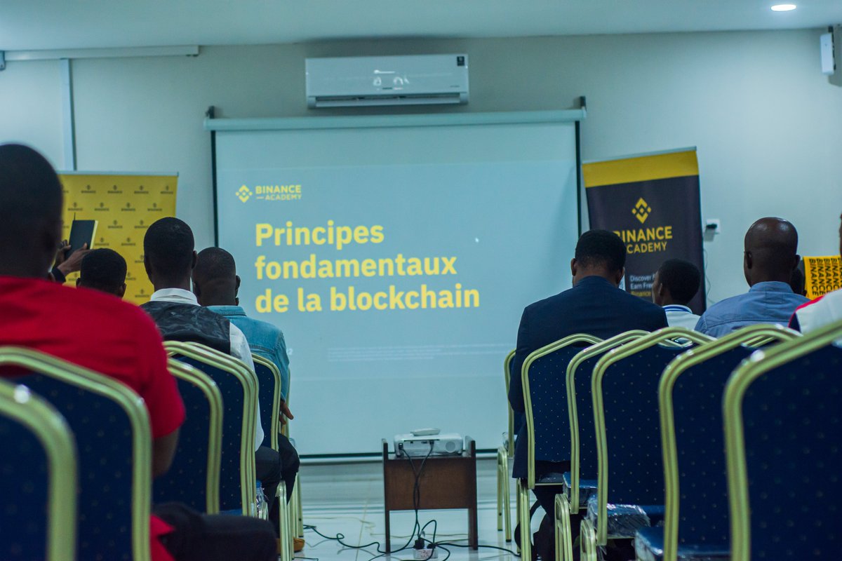 BinanceAngels's tweet photo. The #Binance Angels were busy supporting us at our recent community meetup in Yamoussoukro 🇨🇮

It was a great opportunity for our Angels to connect with over 150 crypto enthusiasts, learn from them, and introduce them to the Binance Angel Program. https://t.co/AR04lWgu2L
