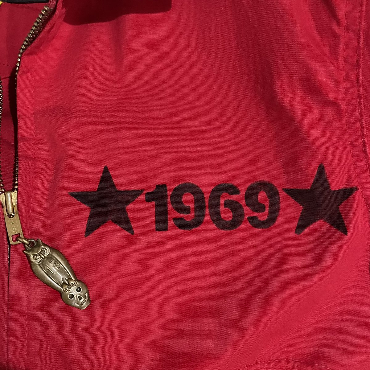 charge_rock's tweet photo. 60's Vintage Blue Bell
Drizzler Jacket
90s REAL Reproduction
LOVE HATE Custom
#Wrangler
#TALONzip
#LAROCKA
#BLACKCATS
#POLKADOT
https://t.co/yvJyTY1KYc https://t.co/dvkice8D2Y