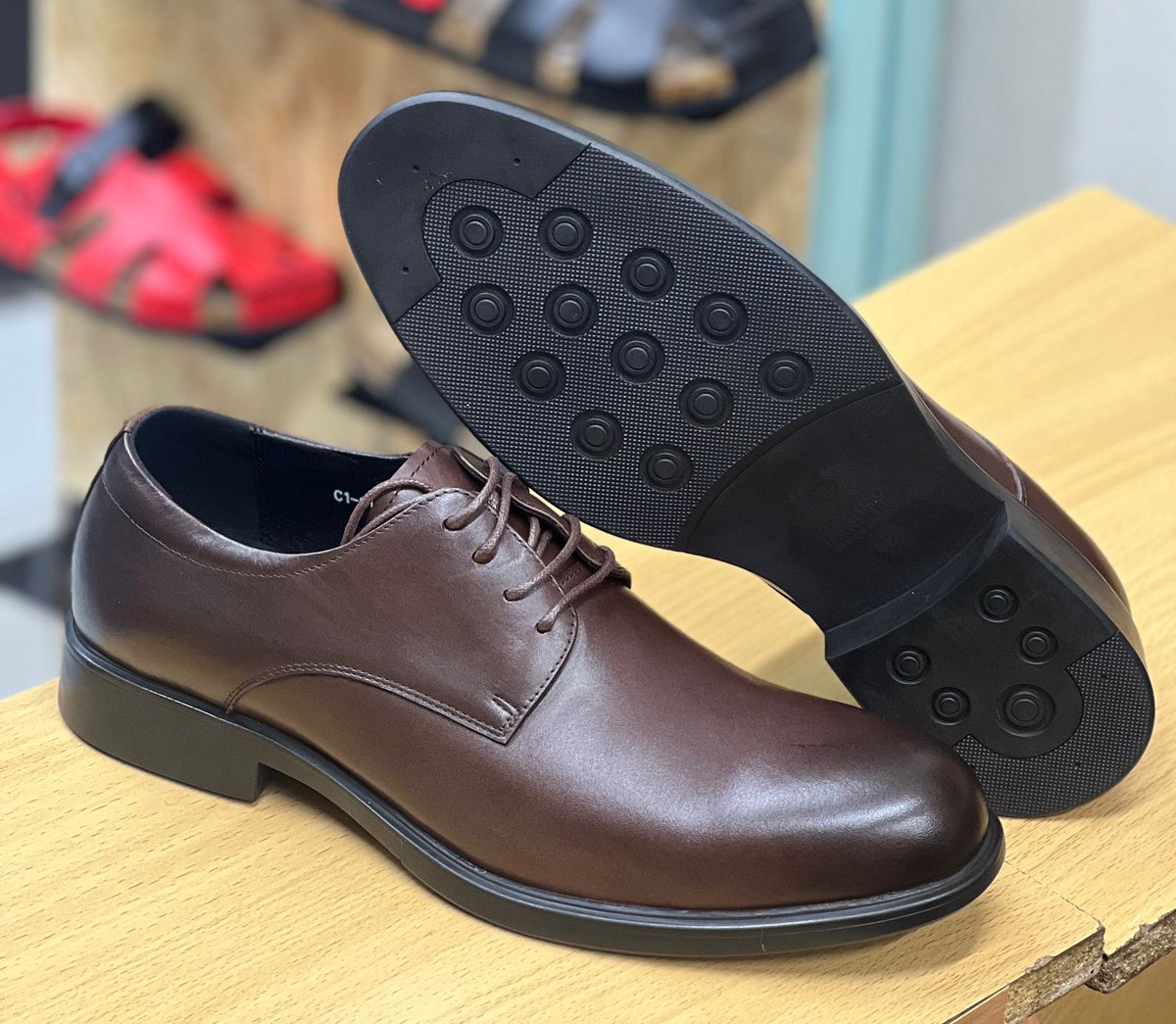 Tatinomi22's tweet photo. @gabrieloguda Official Leather Shoes
38 to 45.
Ksh5,500. https://t.co/Glb1plD7NR