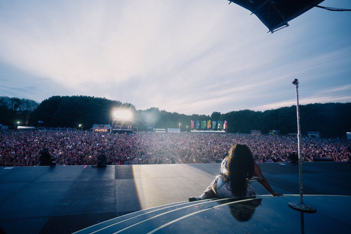 lizzo's tweet image. Thank you Belfast 💖