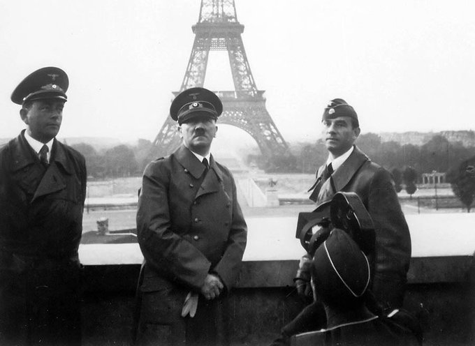 1940'ta bugün: Hitler, Fransa'nın teslim olmasından bir gün sonra Paris'e gidip Eyfel Kulesi, Arc de Triomphe ve Napolyon'un Les Invalides'deki mezarını ziyaret etti. Bu, Alman diktatörün Paris'i ilk ve son ziyareti oldu.